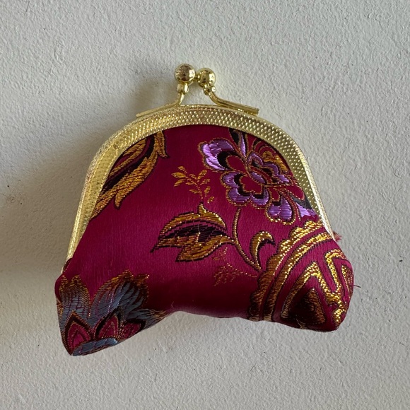 Kisslock Coin Purse - Brocade Print Small Clasp Vintage-Style Wallet - Picture 8 of 9
